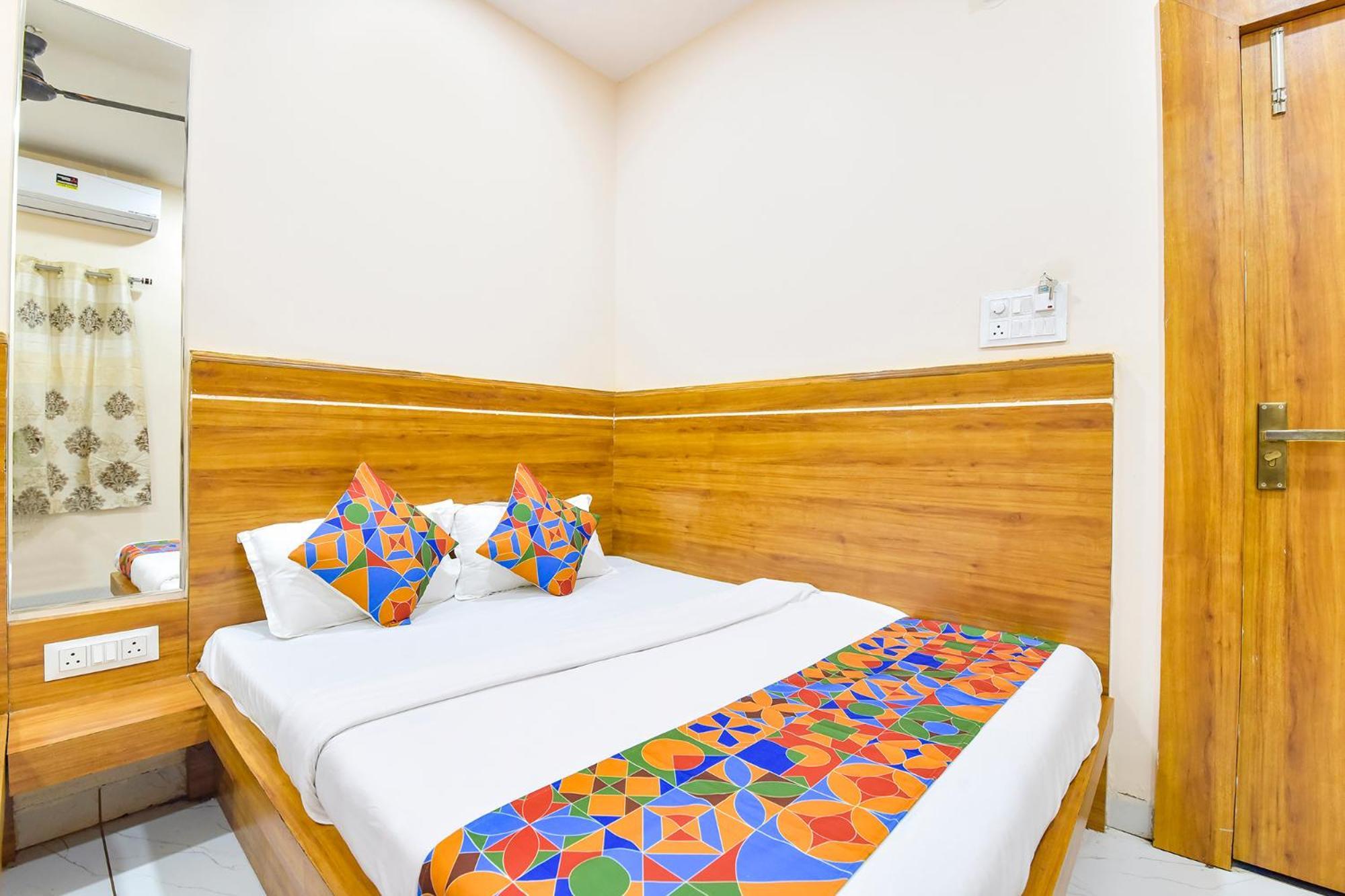 Fabhotel Somnath 우자인 외부 사진