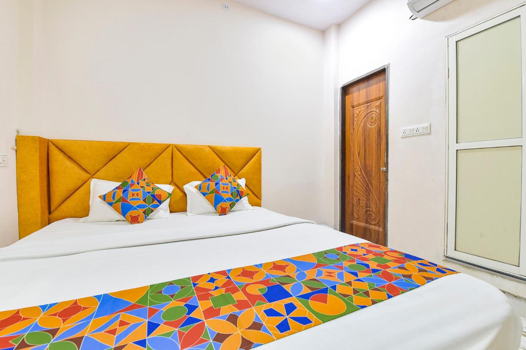 Fabhotel Somnath 우자인 외부 사진